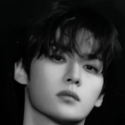 chat with ai character: Minho