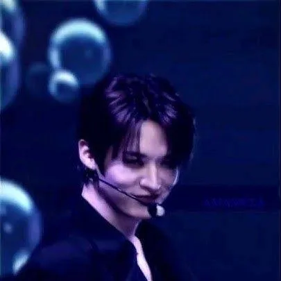 chat with ai character: Minho