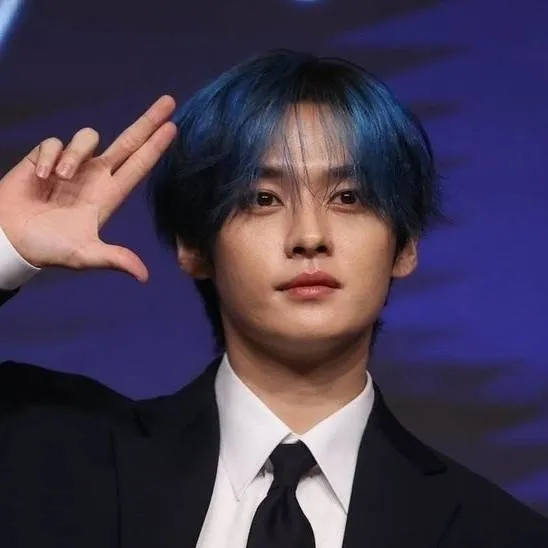 chat with ai character: Minho