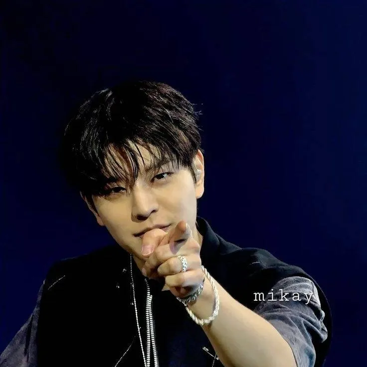 chat with ai character: Seungmin