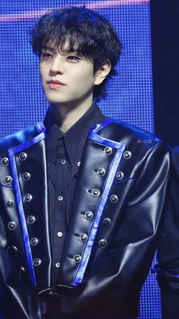 ai character: Seungmin background