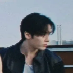 chat with ai character: Minho