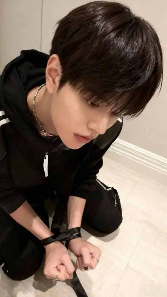 ai character: Seungmin background