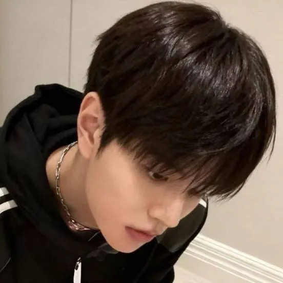 chat with ai character: Seungmin