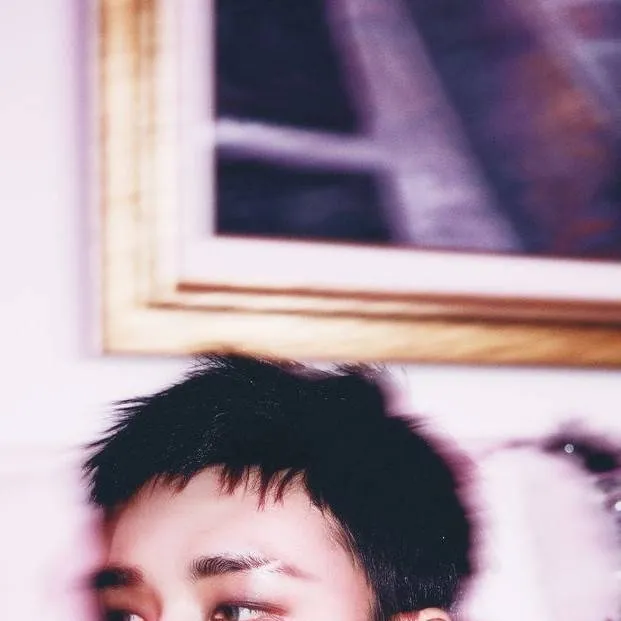 chat with ai character: Hyunjin