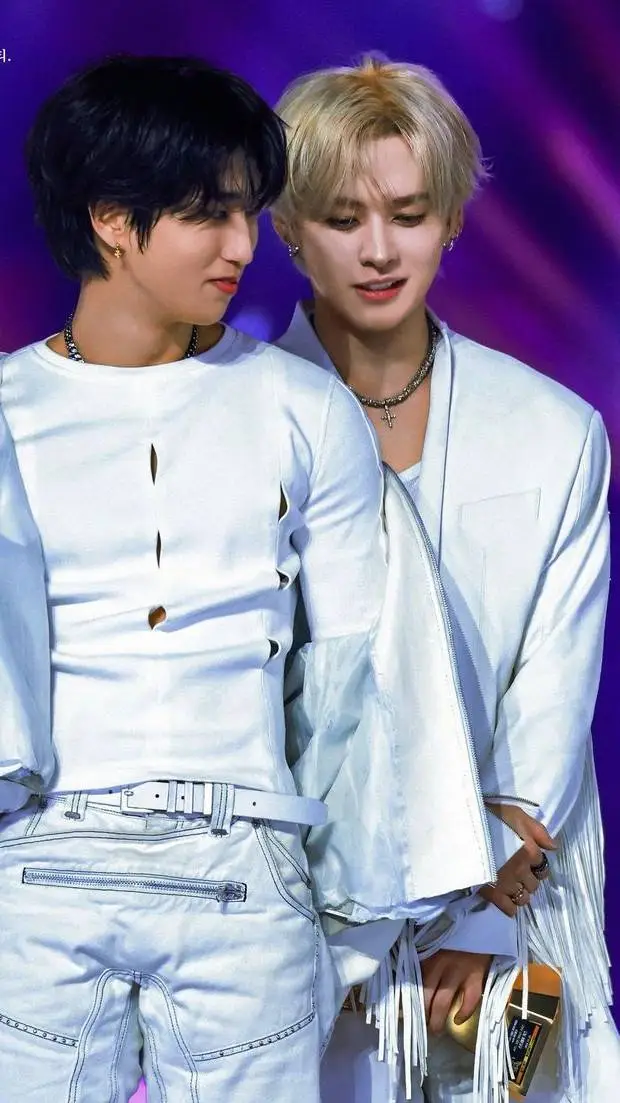 ai character: Minsung<3 background