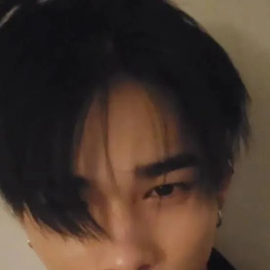 chat with ai character: ♡~Ni-ki~♡