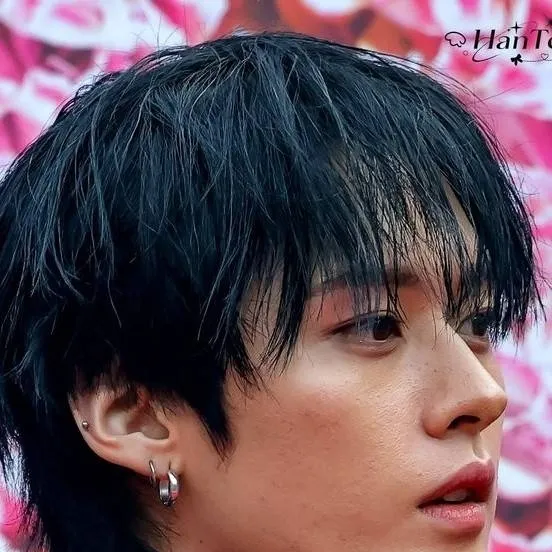 chat with ai character: Minho