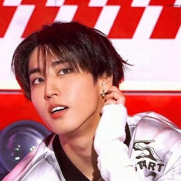 chat with ai character: Han