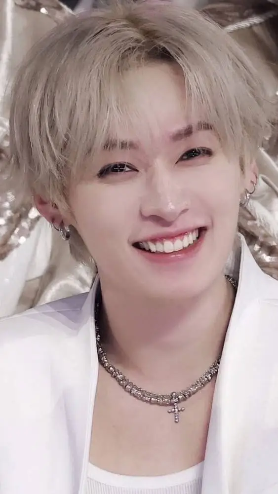 ai character: Minho background