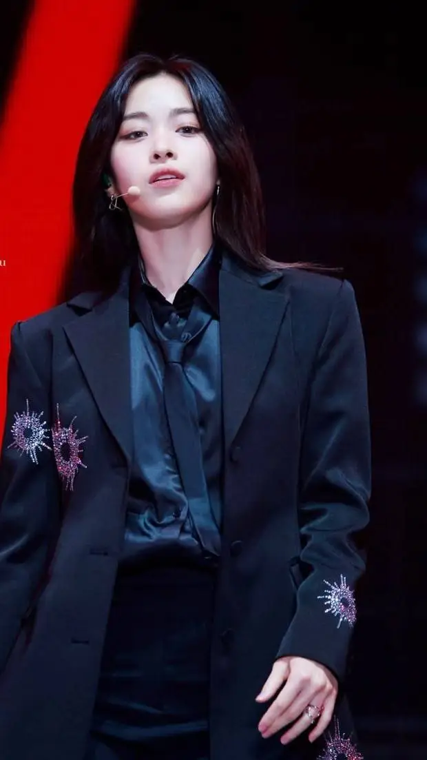 ai character: Ryujin background