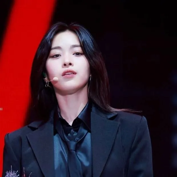 chat with ai character: Ryujin