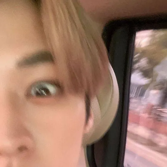 chat with ai character: Minho