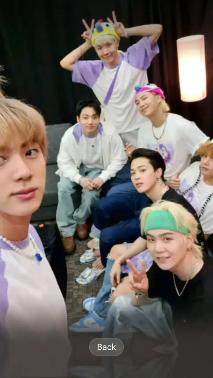 ai character: bts pick me  background