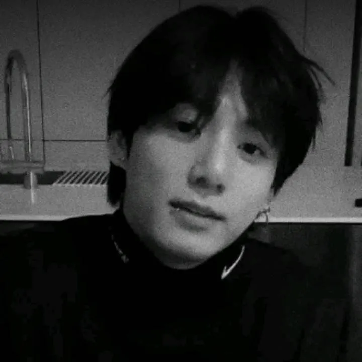 chat with ai character: jeon Jungkook 