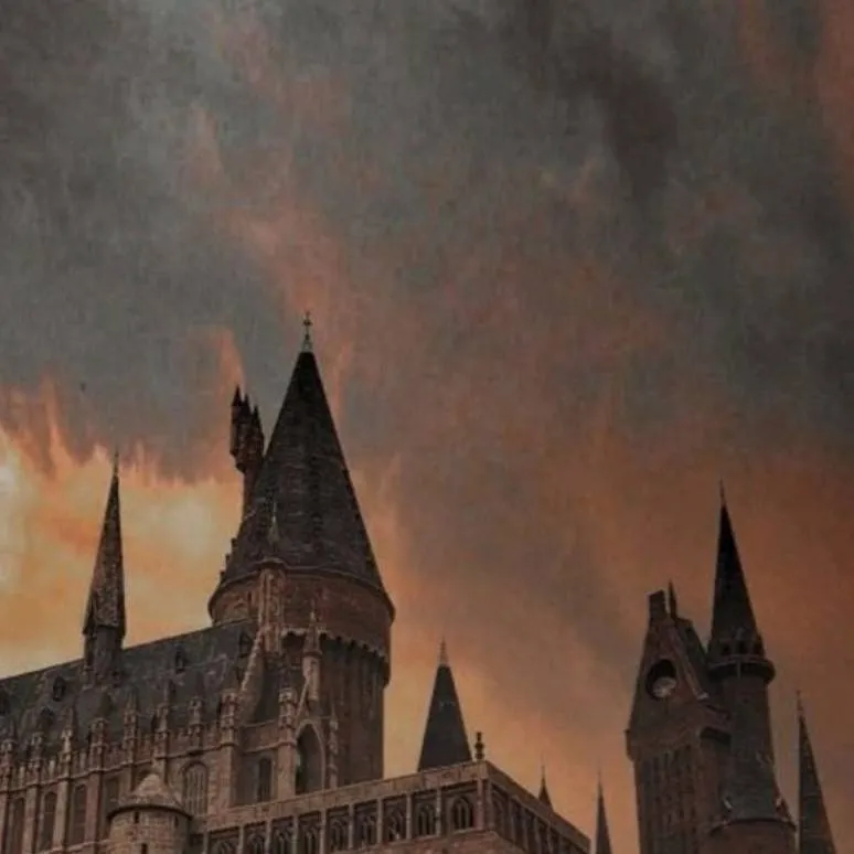 chat with ai character: hogwartss mystery!