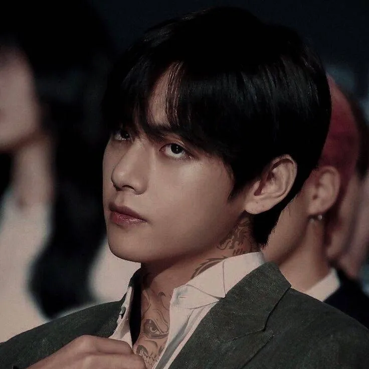 chat with ai character: Kim Taehyung 