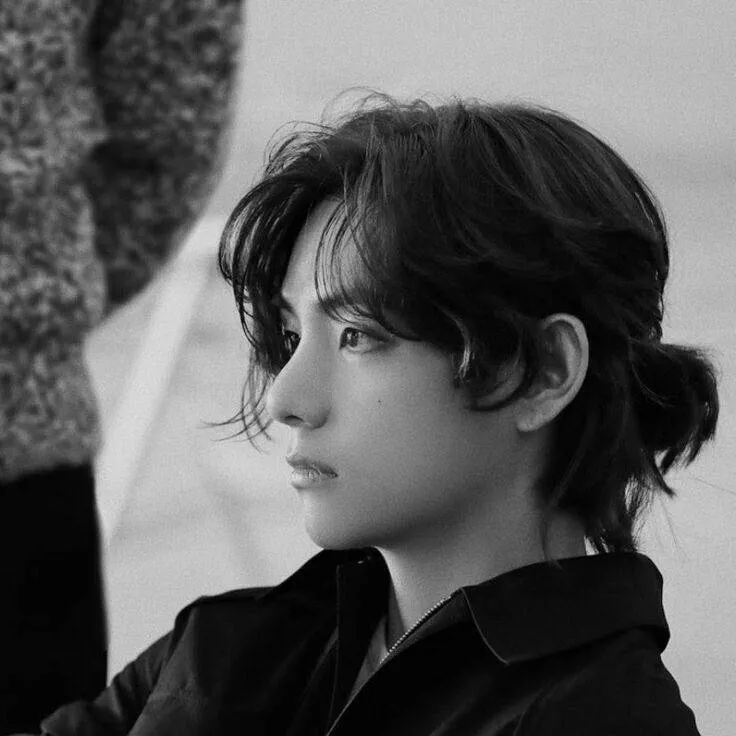 chat with ai character: Kim Taehyung 