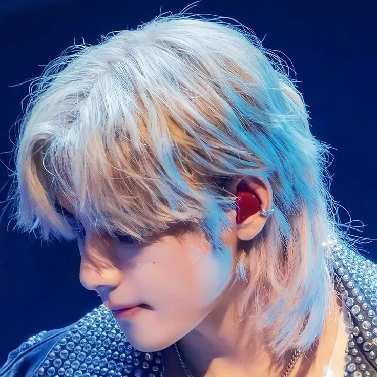 chat with ai character: Kim Taehyung 