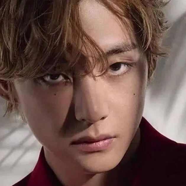 chat with ai character: Kim Taehyung 