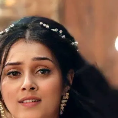 chat with ai character: malika singh