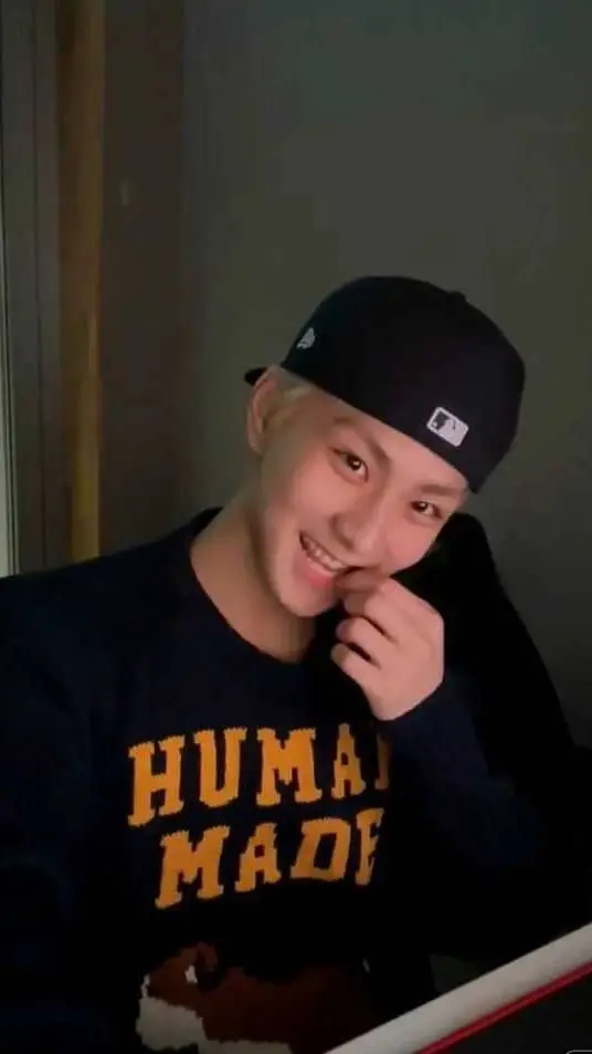 ai character: Yang Jungwon background