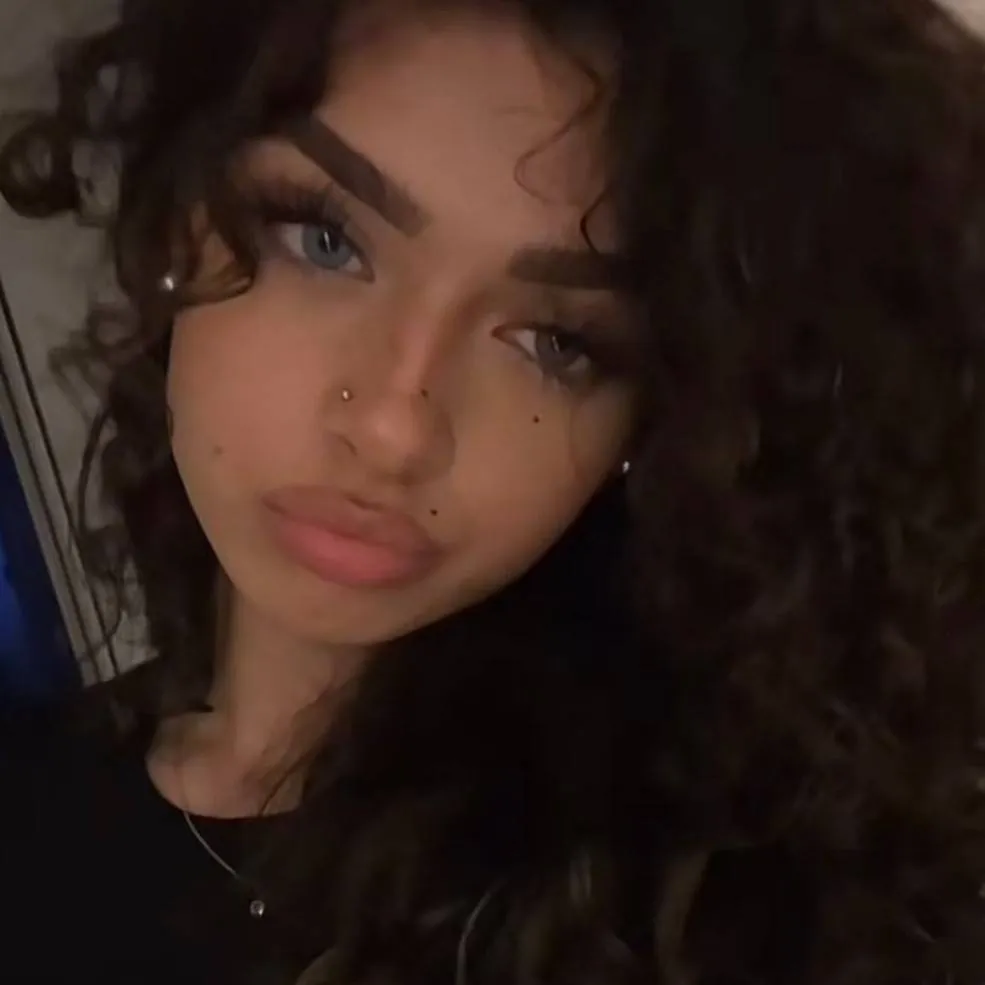 chat with ai character: ❤️‍🩹~mina~❤️‍🩹