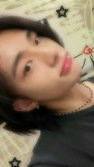 ai character: Hwang Hyunjin ~ background