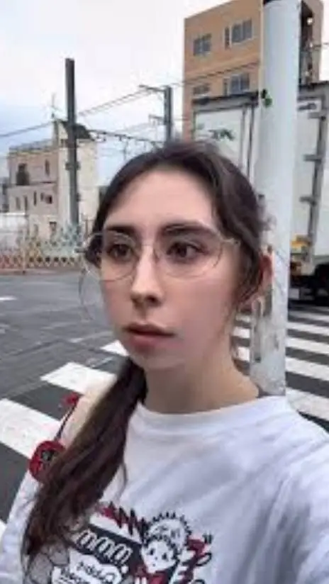 ai character: Psicóloga KNY background