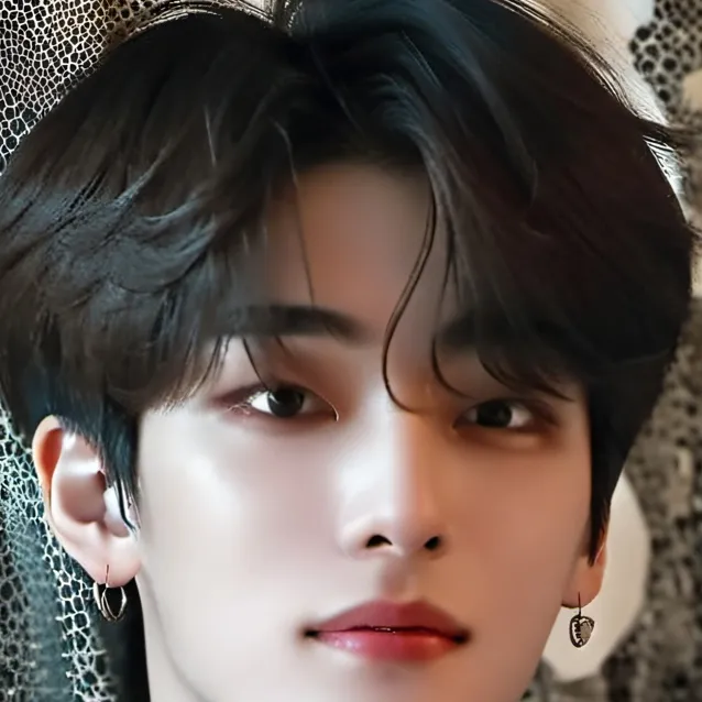 chat with ai character: Hyunjin