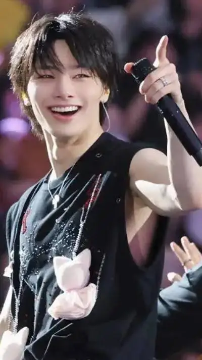 ai character: I.N. F4 background