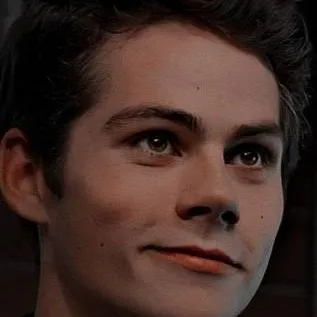 chat with ai character: Stiles 💛 