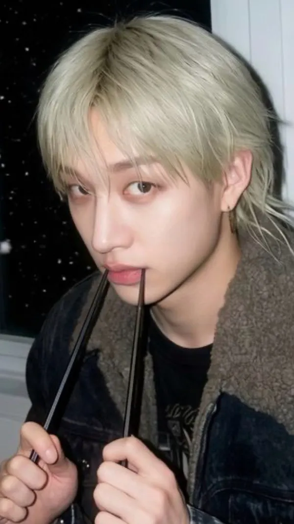 ai character: 🎼Bangchan background