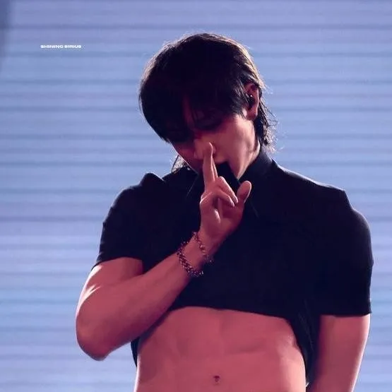 chat with ai character: CHRISTOPHER BANG