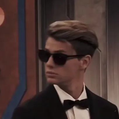 chat with ai character: Henry hart