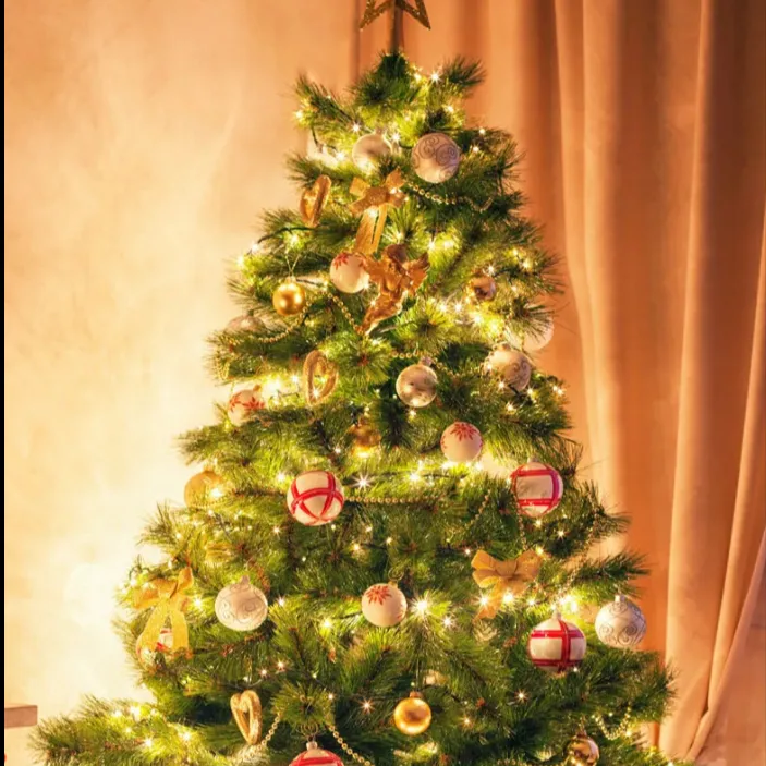 chat with ai character: HB Christmas 