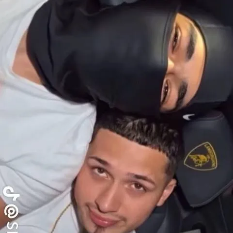 chat with ai character: license and Shange