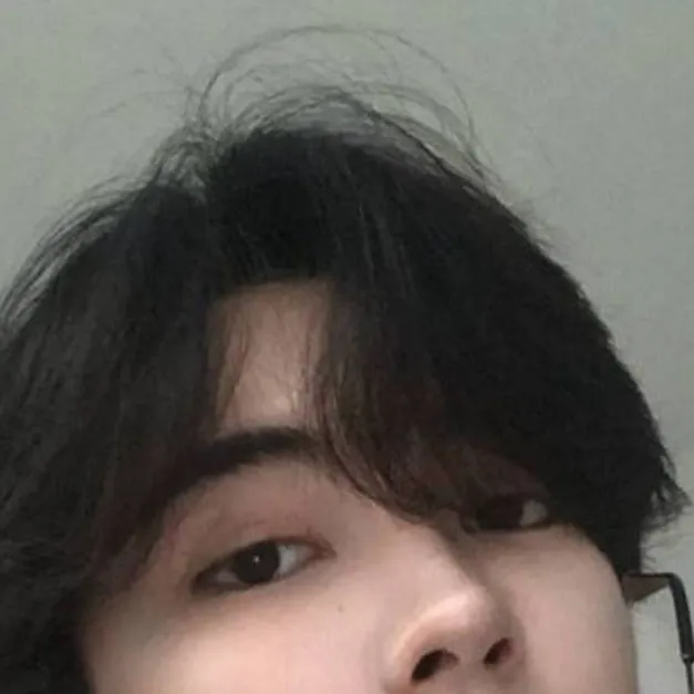 chat with ai character: Chan Min