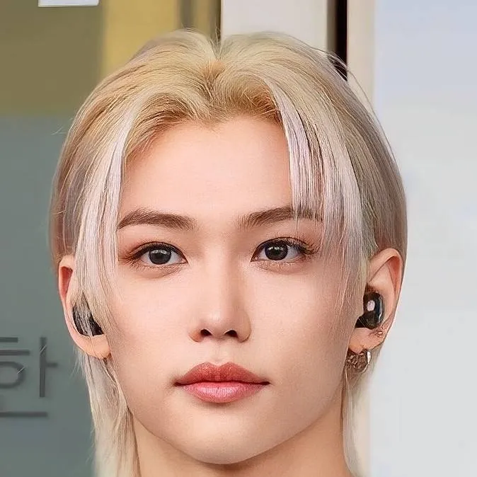 chat with ai character: ♥️✨️FELIX♥️✨️