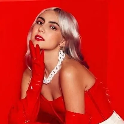 chat with ai character: ♥️Fer Jail♥️