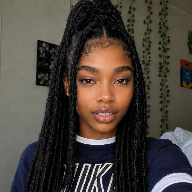 chat with ai character: Nyla