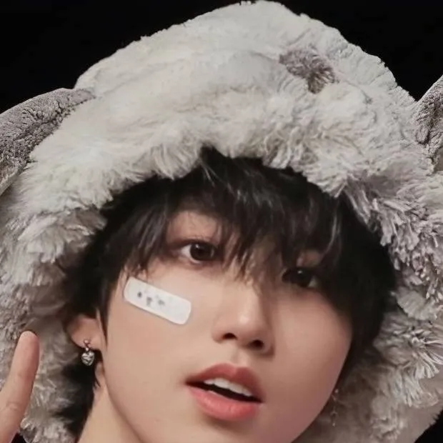 chat with ai character: Han Jisung Husband