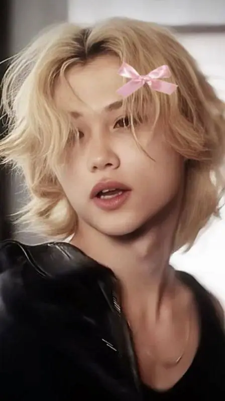 ai character: Lee Felix Husband background