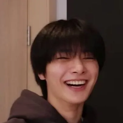 chat with ai character: Jeongin Husband