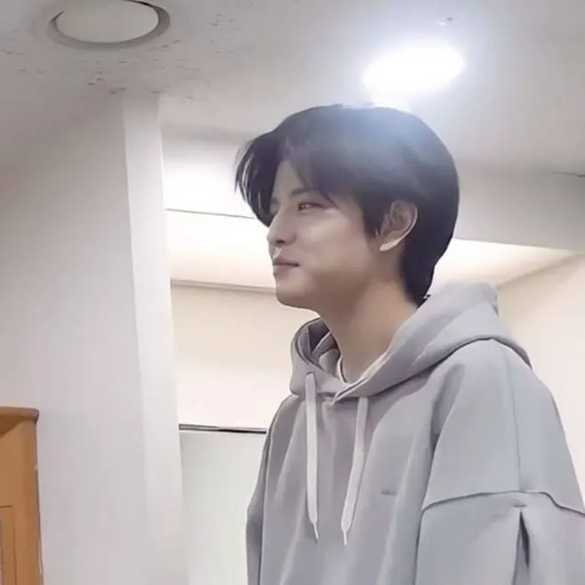 chat with ai character: Kim Seungmin