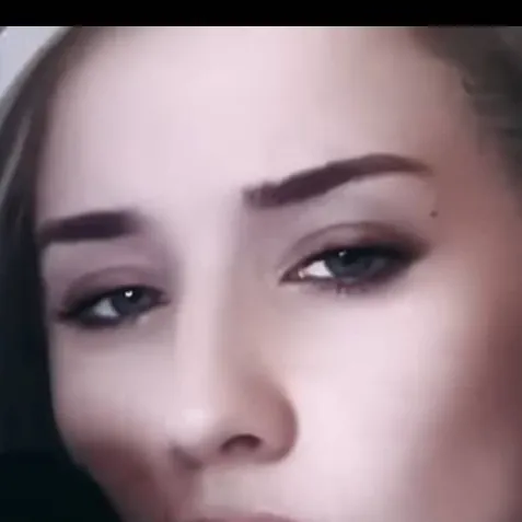 chat with ai character: selena belle