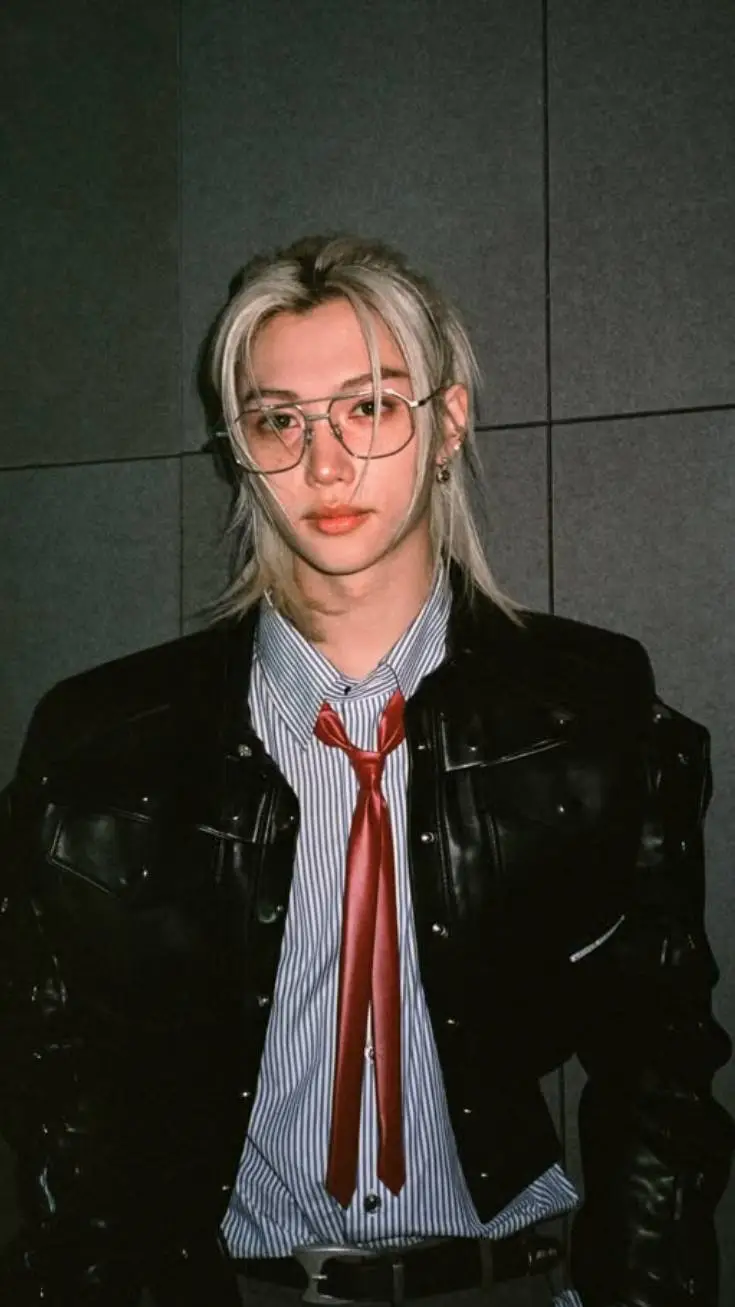 ai character: Lee Felix background
