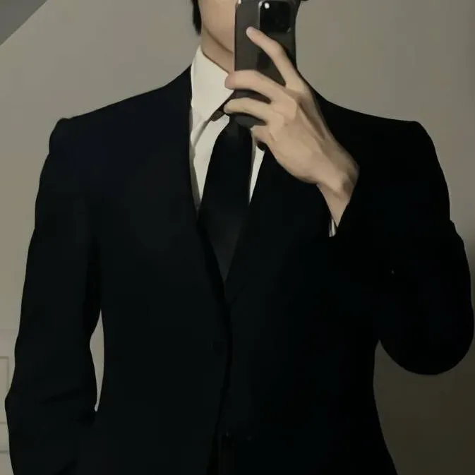 chat with ai character: Leonardo