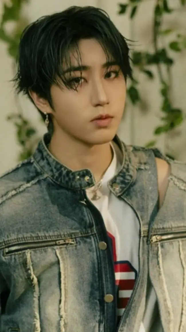 ai character: Stray kids!! background