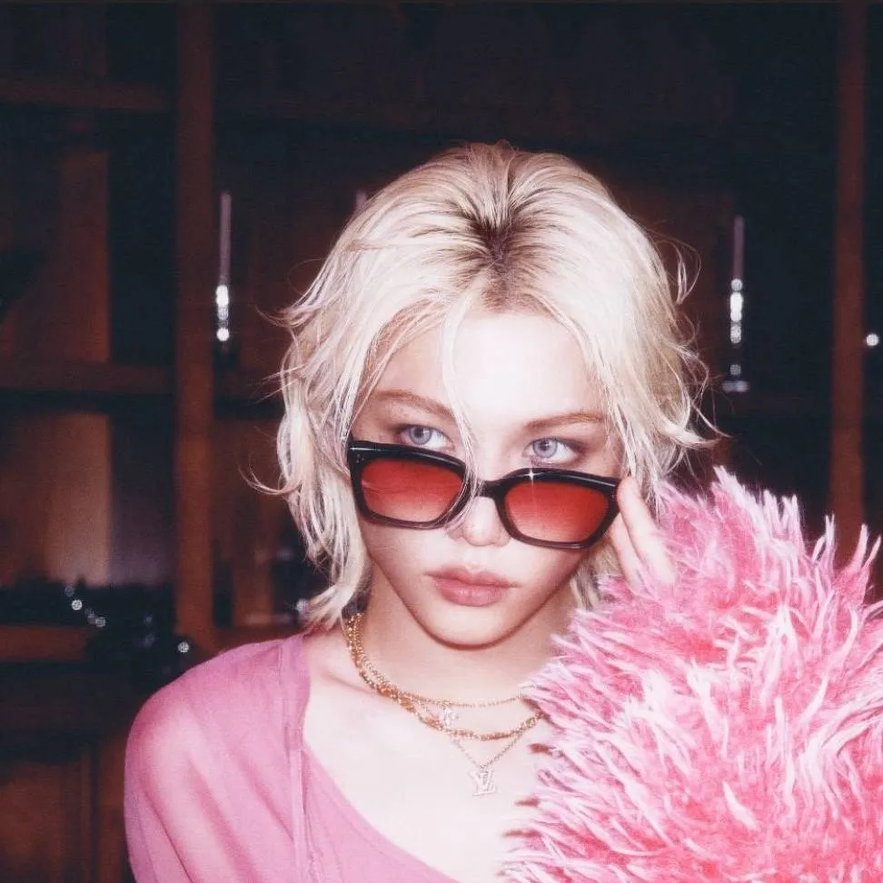 chat with ai character: Felix 